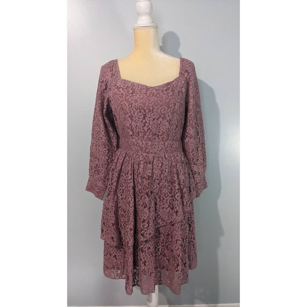 Jessa Kae Laurel dress long sleeve lace midi length size medium mauve